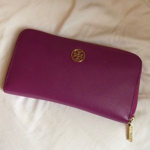 Tory Burch Robinson zip continental wallet